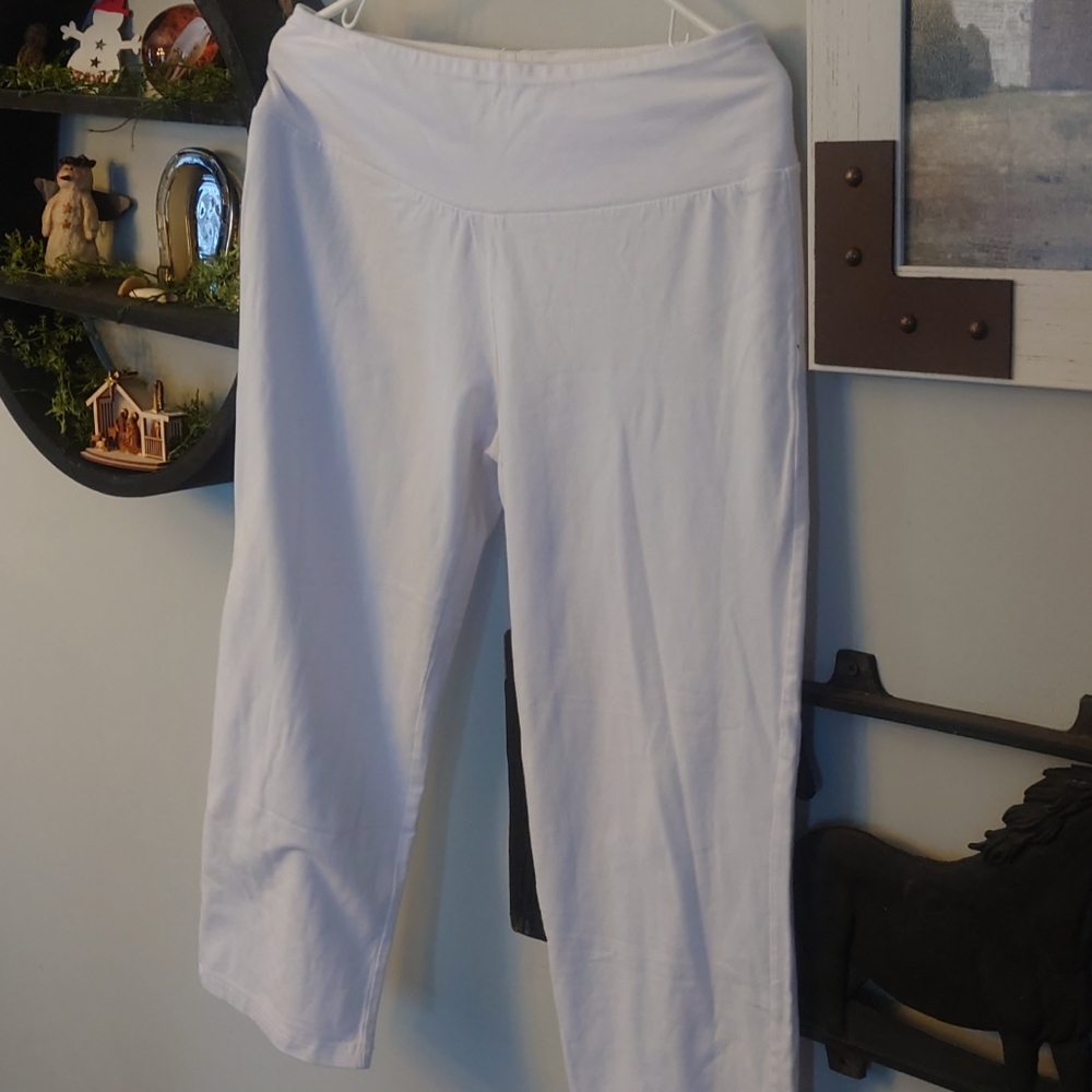 Slender shape capris - Picture 2 of 4